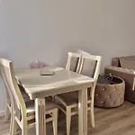 Apartment Queen