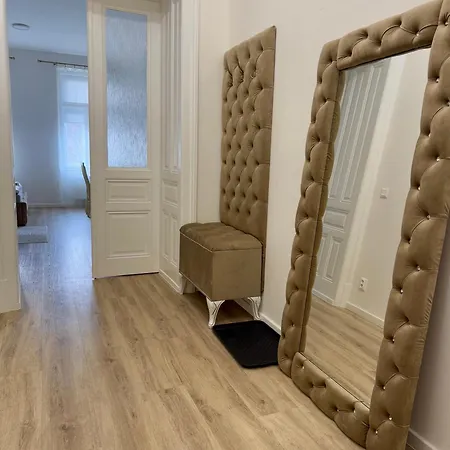 Queen Apartamento